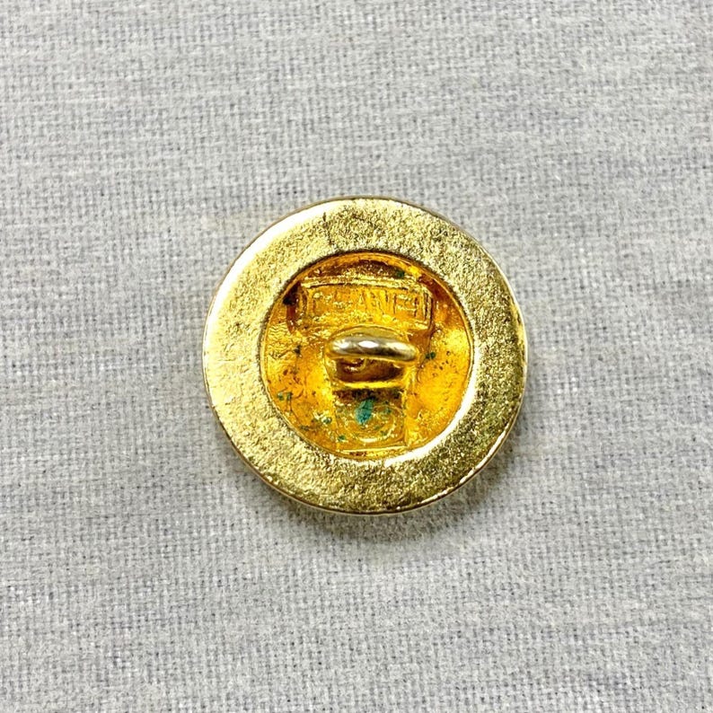 Vintage Chanel Paris Coco Elephant Quilted CC Gold Gilt Buttons 5 Pieces image 11