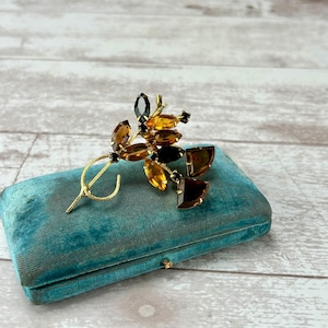 Vintage 1950s Brown Black Amber Crystal Rhinestone Gold Tone Floral Brooch Pin Not Signed
