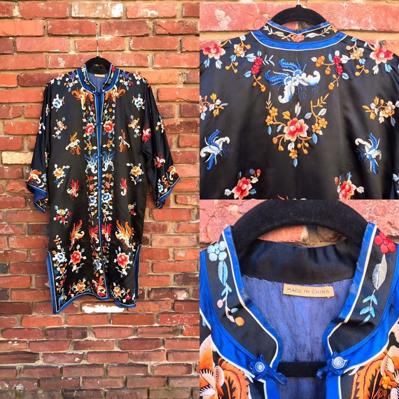 Vintage 1940s black silk Asian robe Chinese robe o