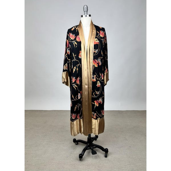 Antike 1920er Jahre Seide Blumendruck Robe Gold Lamé Trim Schwarz Rosa Vintage AS IS Loungewear Wounded Bird