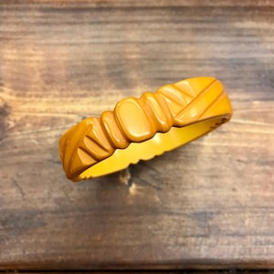 Sale Unique and Intricate 1930&#39;s 1940&#39;s Geometric Carved Bakelite Bracelet in Butterscotch Yellow