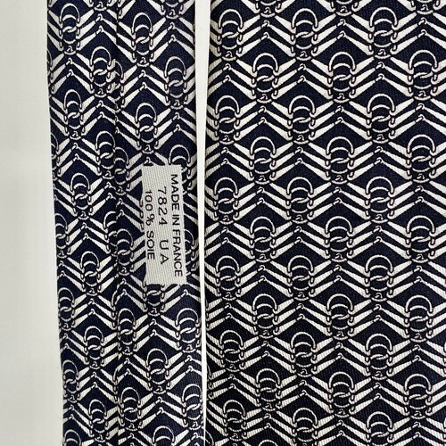 Hermes Vintage Designer 100% Silk Black and White shops Suit Tie made in France, Interlocking Horse Bit Design in an Alternating Chevron Pattern