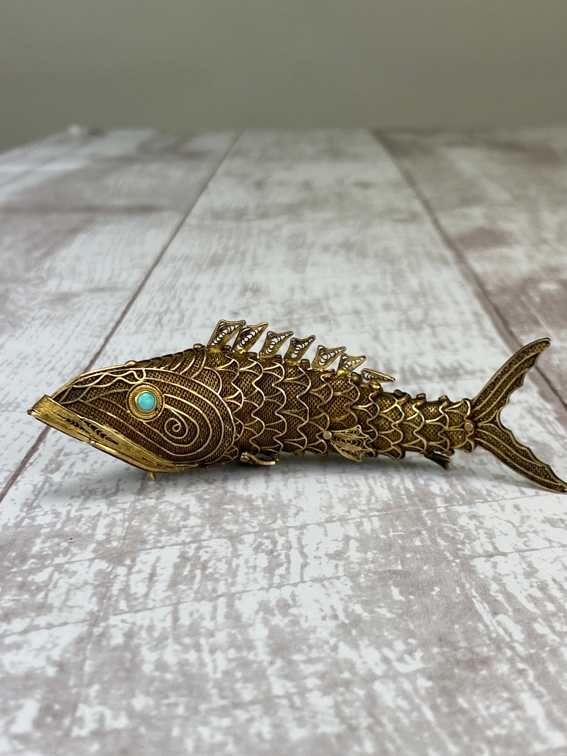 Silver articulated fish pendant clearance