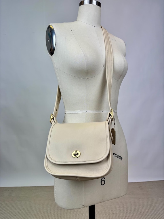 vintage coach old ✨ ivory White bag Vintage coach ivory cream - Gem