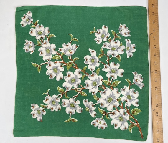 Vintage 1950s Dogwood Flower novelty Print hankie… - image 1