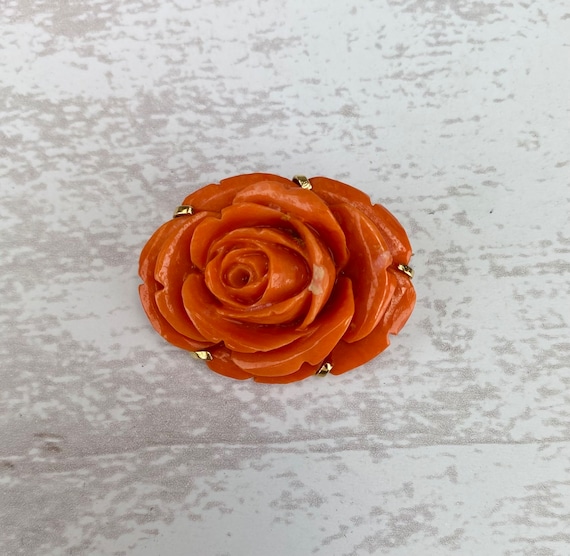 Broche Vintage En Or 18K (750) Avec Corail Méditerranéen Naturel - Italie, Pièce Unique