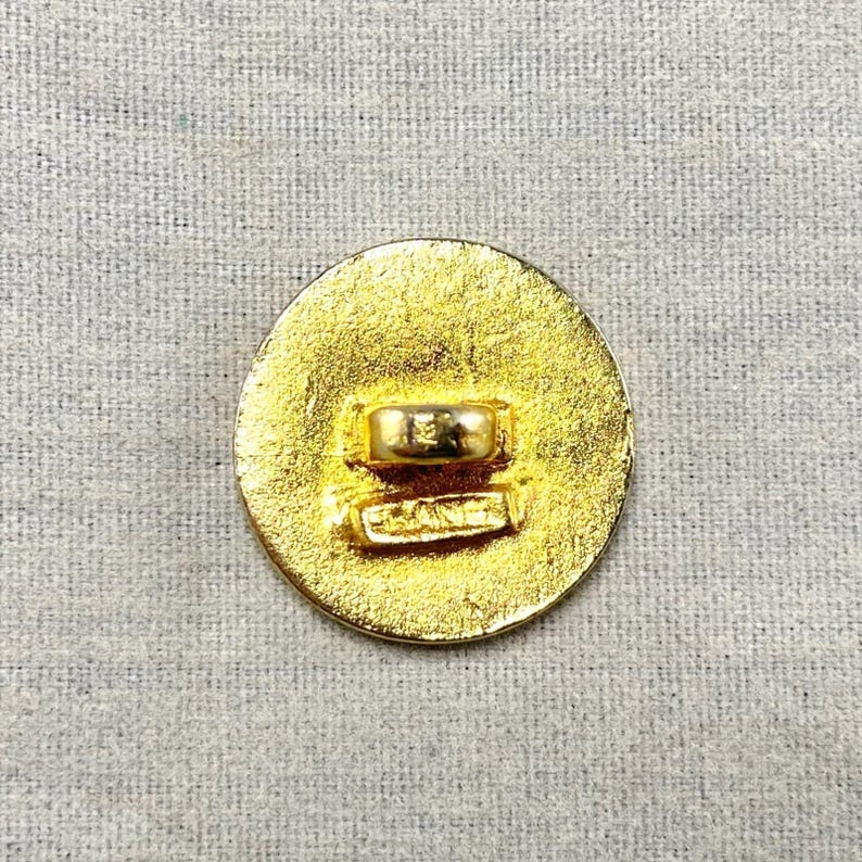 Vintage Chanel Paris Coco Elephant Quilted CC Gold Gilt Buttons 5 Pieces image 3