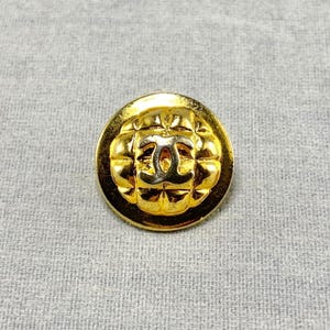 Vintage Chanel Paris Coco Elephant Quilted CC Gold Gilt Buttons 5 Pieces image 10