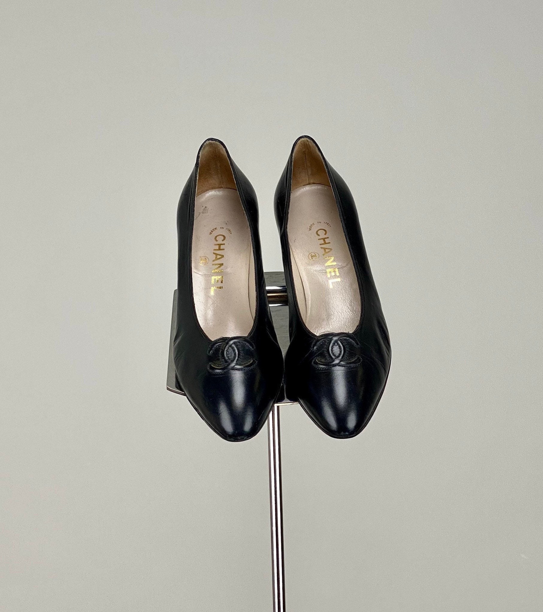 CHANEL Bow Vintage Mules, 37.5 – Archive Square