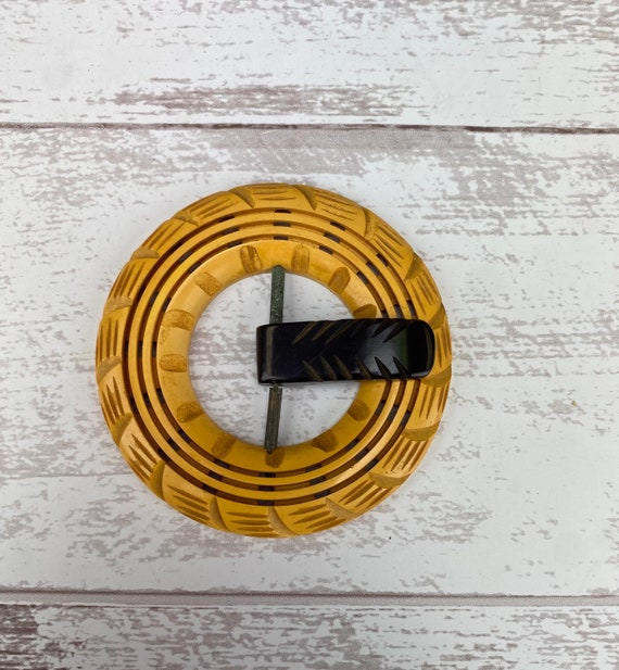 BAKELITE Belt & Sash Buckles Vintage Tested Authentic Red Black Yellow Vintage Bakelite Belt Buckle - Etsy main image 3