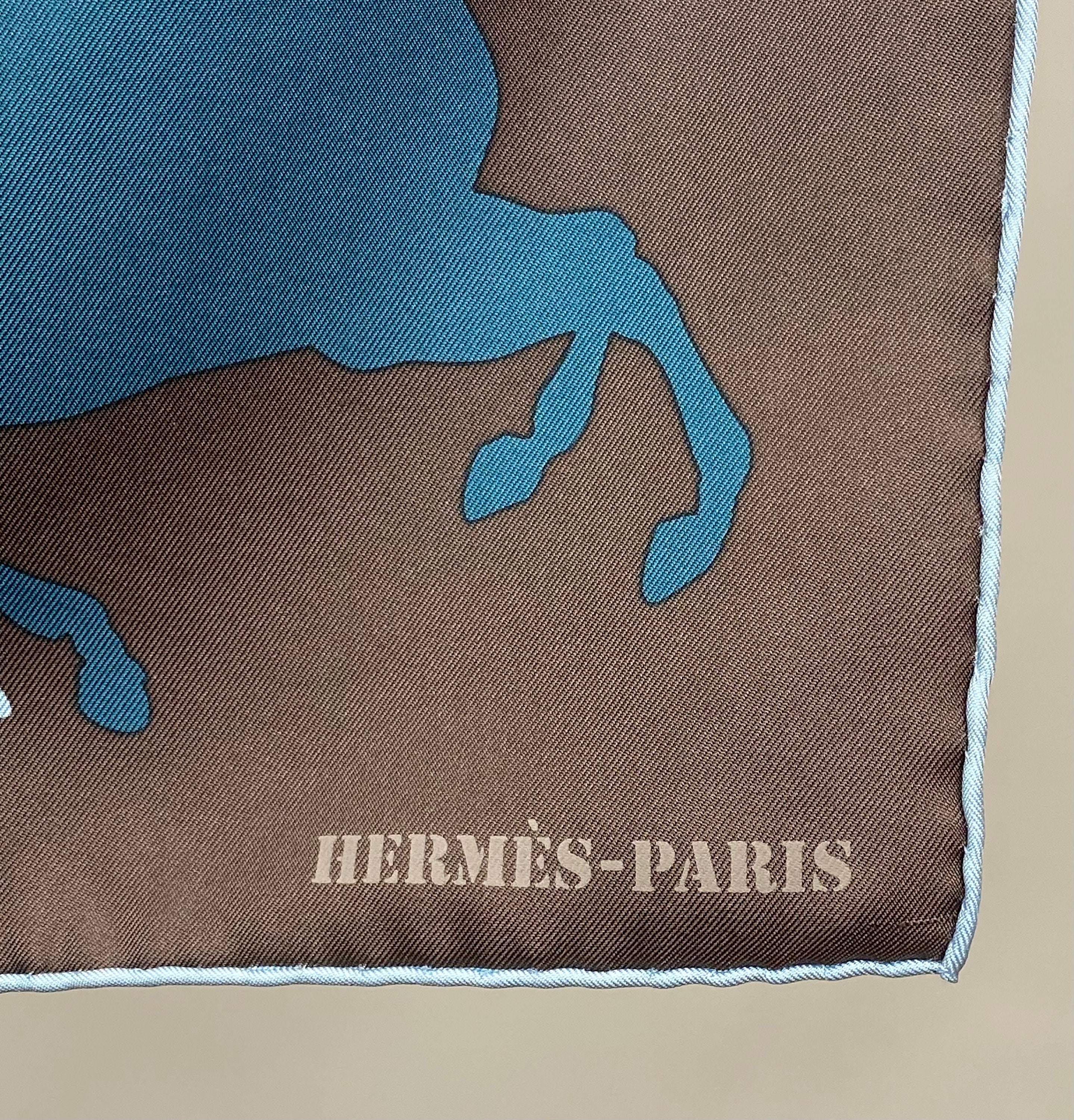 Hermès Ex-libris En Camouflage Large Vintage Hermes Scarf Hermès Ex-libris En Camouflage Large Vintage Hermes Scarf
