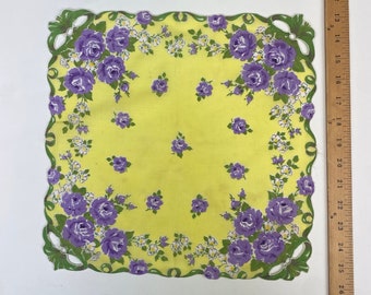 Vintage 1950s Purple Roses White Daisies Nowość Print Chusteczka Chusteczka Żółte Tło