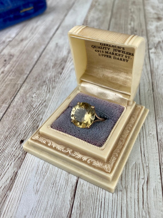 Vintage 9 carat Yellow quartz round cut stone in 1