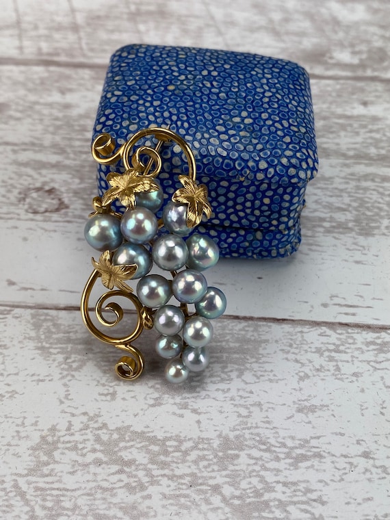 Mings of Honolulu Vintage Blue Pearl and 14k Yellow Gold Grape