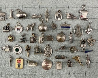 Surtido de dijes vintage de plata de ley 925 Pasatiempos Deportes Juegos conmemorativos Viajes Zodíaco Religioso Disney Náutico