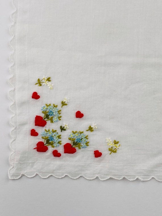 Corner embroidered blooming hearts Vintage Valent… - image 3