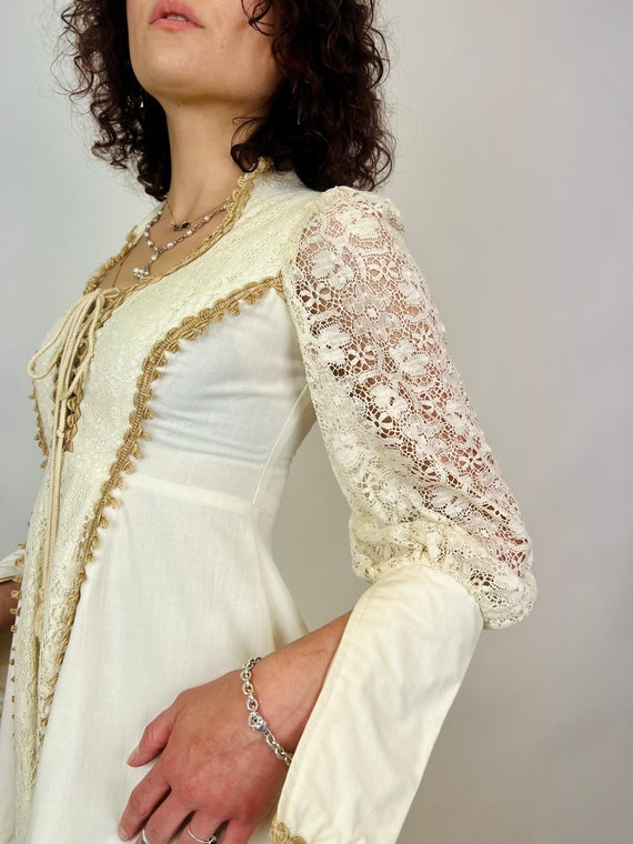 Vintage 1970s Gunne Sax White Cotton Dress Boho W… - image 8