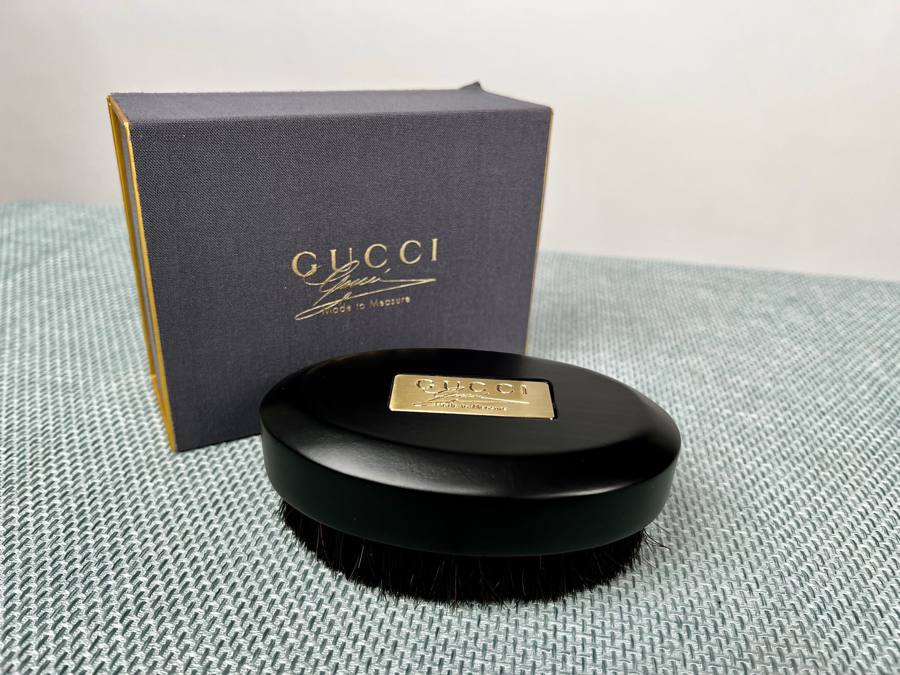 AUTHENTIC LARGE GUCCI EMPTY GIFT BOX with ORIGINAL TISSUES, ENVELOPE and  CARD