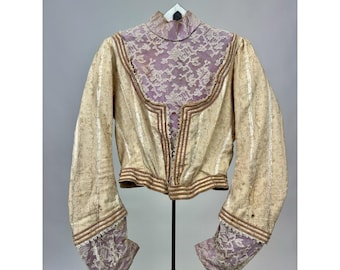 Antyczny wiktoriański gorset w paski z koronki w kwiaty w kolorze kremowym, lawendowym i liliowym, aksamitna wstążka