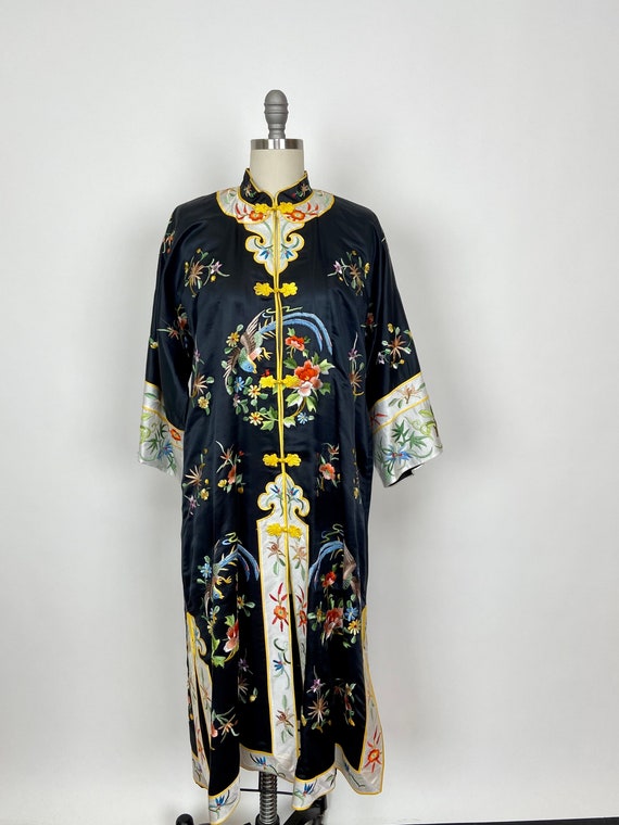 Vintage beautiful embroidered 1940s black silk As… - image 2