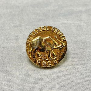 Vintage Chanel Paris Coco Elephant Quilted CC Gold Gilt Buttons 5 Pieces image 2