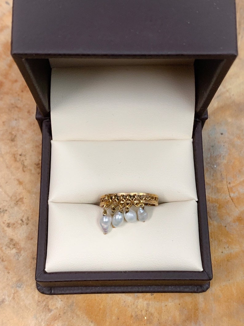 Vintage 1970/'s bohemian 14k solid yellow gold ring with spiral cutwork and fresh water pearl dangles