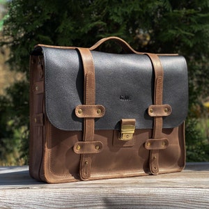 Leather shoulder satchel bag for men & women | 2 Sizes | 11 Colors | Clasp on demand | Back pocket on demand | Logo on demand