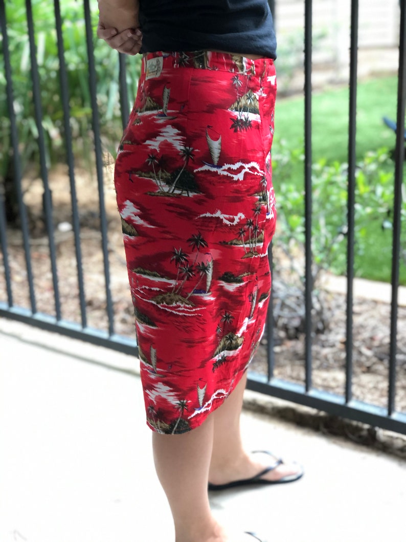 SALE Vintage Red Hawaiian Print Skirt Lucky Beach Hlila Wear Small