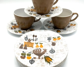 Ensemble de pique-nique vintage : mélamine des années 1960 / 3 tasses marron / 8 soucoupes motif ferme