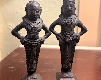 2 déités hundu vintage / Apsara ou Parwati avec accompagnateur / Laitons / Danseuse céleste