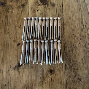 Vintage round head clothes pins; set of 20