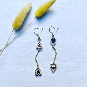 Arrowhead Earrings// Black Gold Arrowhead Earrings// Arrow Earrings// Statement Earrings