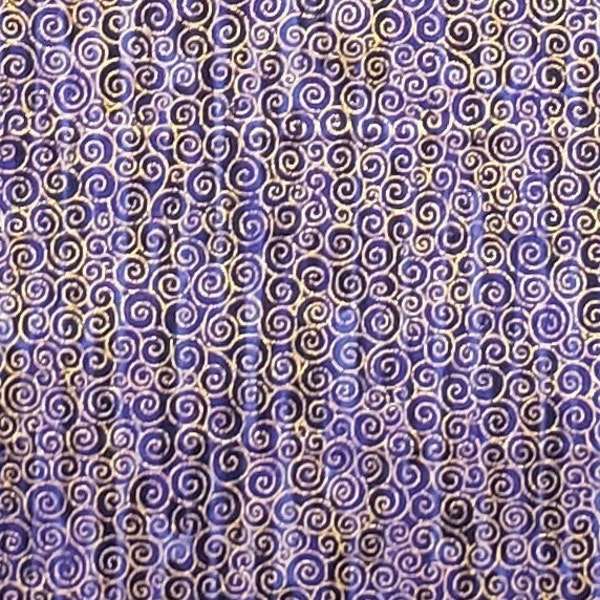 940 Tivoli Scroll Makower UK - Blue Tonal Stripe Fabric / Gold Metallic Scroll Pattern