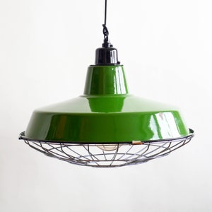 Flat Green Enamelled Suspensions with Grid. image 1