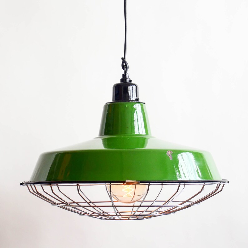 Flat Green Enamelled Suspensions with Grid. image 3