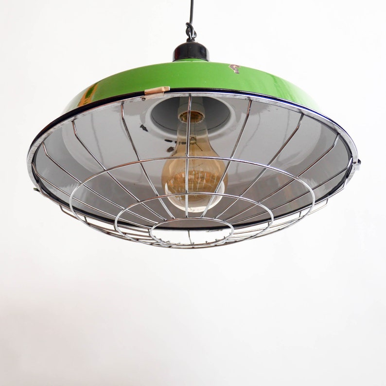 Flat Green Enamelled Suspensions with Grid. image 6