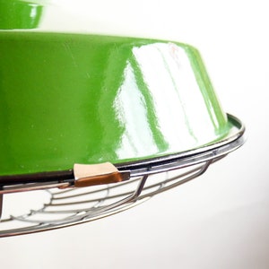 Flat Green Enamelled Suspensions with Grid. image 8