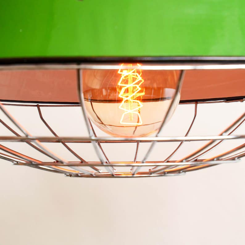 Flat Green Enamelled Suspensions with Grid. image 4