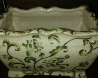 Hand-painted porcelain vase made in China