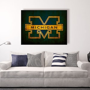 University of Michigan, Michigan Wolverines vintage style Canvas Print, college football logos, apartment decorating ideas, umich