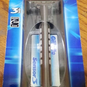 Gillette Sensor 3 razor shaver handle w/ 2 refill cartridges blades new pack vintage rare
