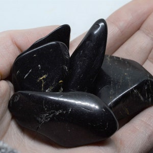 Jet: Tumbled, Medium (1IN to 1-1/2IN)