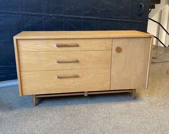 Mid Century American of Martinsville Merton Gershun Urban Suburban Blonde Sideboard Credenza Buffet