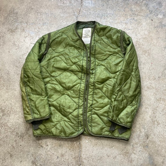 Vintage 1980s 1982 US Army Green Quilted Liner Ja… - image 1
