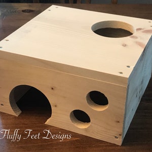 Kiln Dried Pine Chinchilla Wood Play House image 2