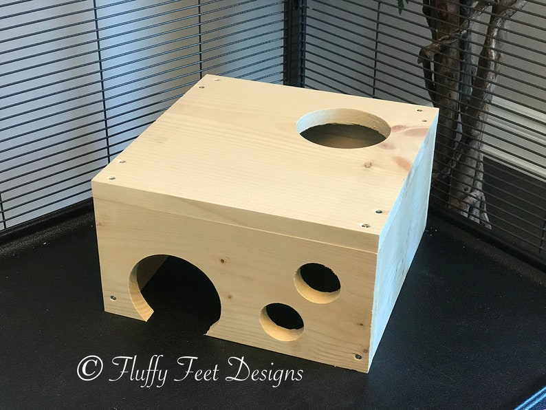 Kiln Dried Pine Chinchilla Wood Play House image 1