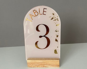 Modern Arched Acrylic Table Numbers Centerpiece Luxury Decorations Wedding Table Number Glass Sign Painted Back Brush Modern Sign with Stand