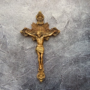 Crucifijo de madera con cruz católica tallada, decoración religiosa para el hogar, arte de pared, regalo de bautismo de Jesucristo, regalo de inauguración de la casa, bendición del hogar