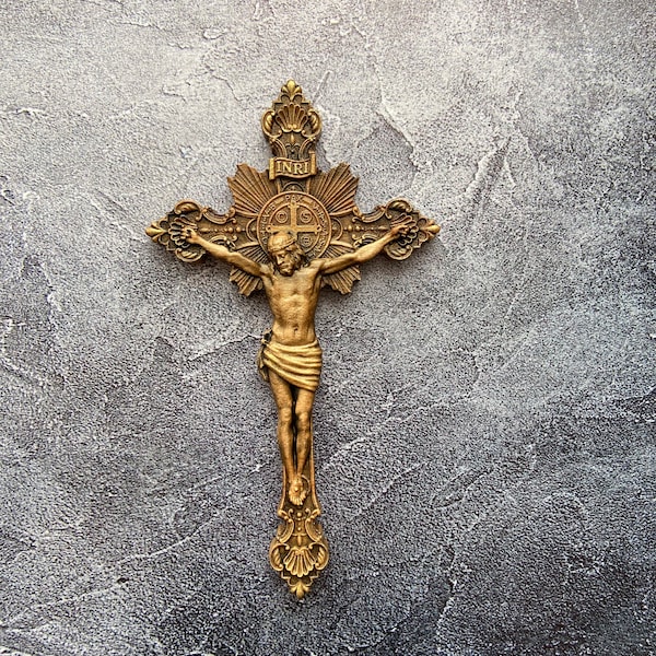 Geschnitzte katholische Kreuz Holz Kruzifix religiöse Wohnkultur Wand Kunst Jesus Christus Taufe Geschenk Einweihungsparty Geschenk Haus Segen