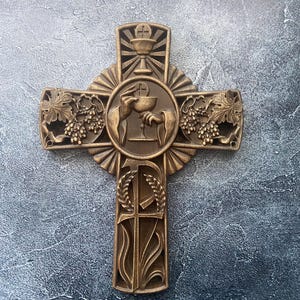 Cruz de pared para primera comunión, símbolo de la Eucaristía, cruz de madera con cáliz, regalo de primera comunión o decoración católica para el hogar, regalo de bautizo.